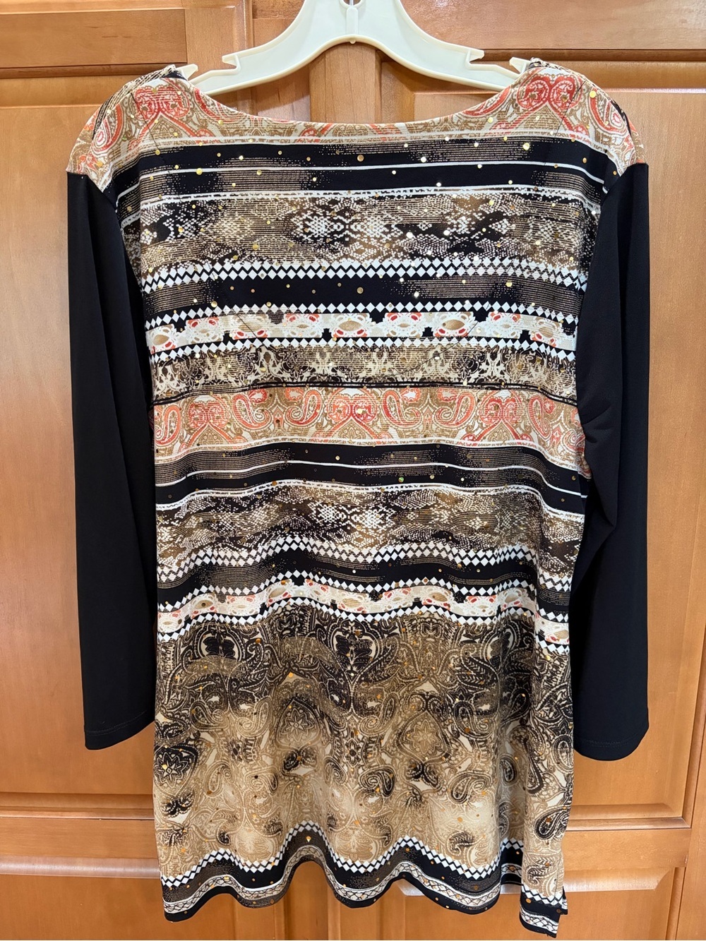 JM Collection | Black Metallic Paisley Keyhole Top - Picture 2 of 9